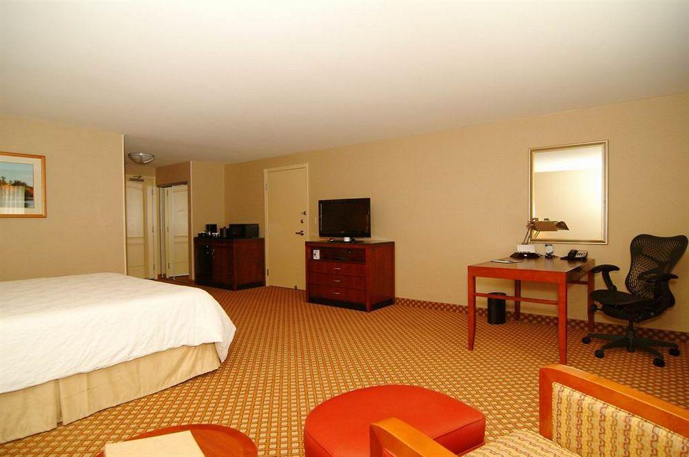 Hilton Garden Inn Casper Bagian luar foto