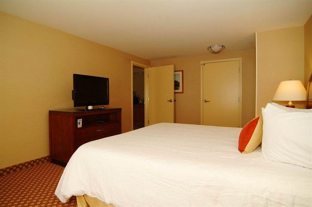 Hilton Garden Inn Casper Bagian luar foto